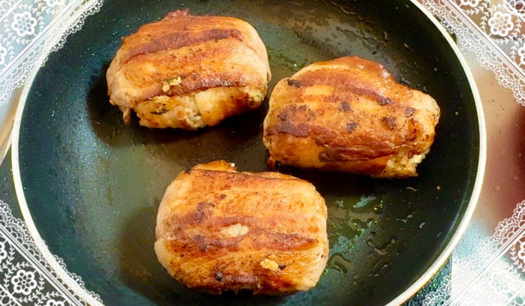 Perilla rice ball wrapped in meat
How to make 5
