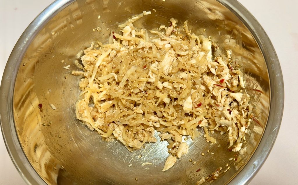 Spicy Garlic Dried Daikon and Chicken Salad How to makea6