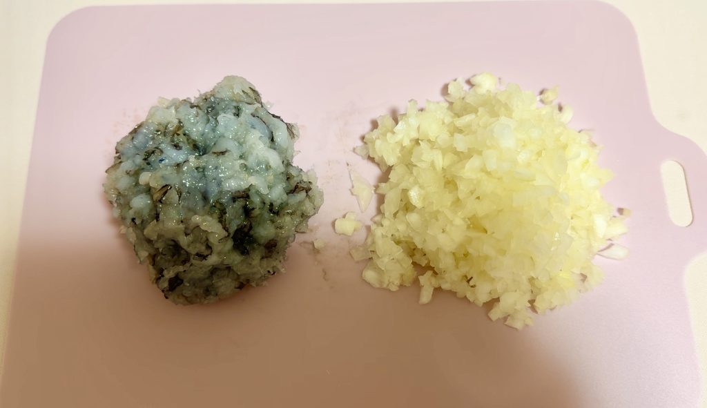 Pork and Shrimp Shumai Steamed in a Bamboo Steamer How to make 2