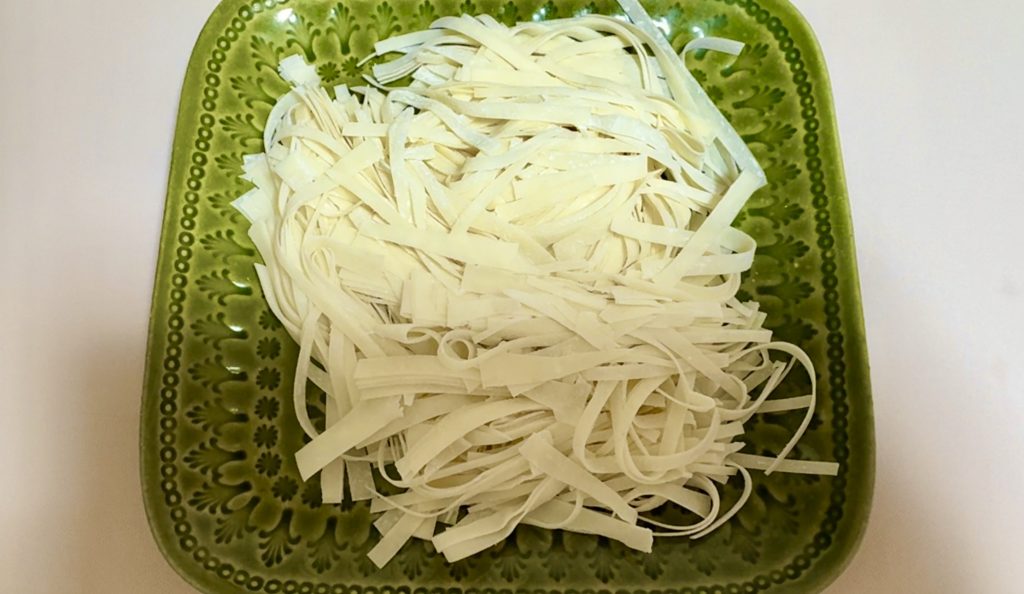 Pork and Shrimp Shumai Steamed in a Bamboo Steamer How to make 7