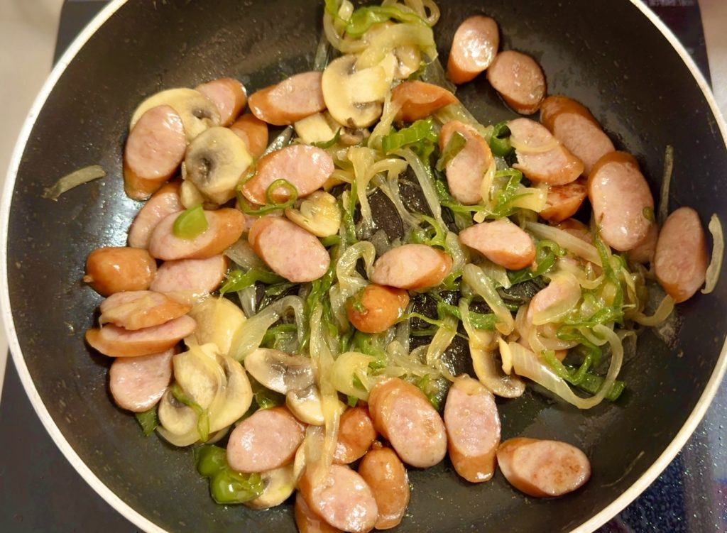 Sausage-Loaded Napolitan (Japanese Ketchup Pasta) How to make 2