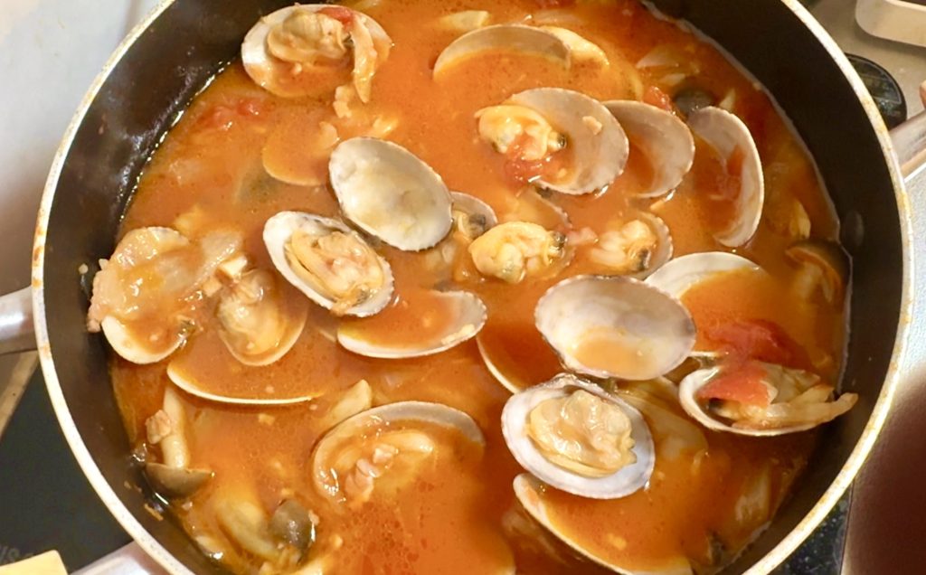 Light Tomato Seafood Soup Pasta (Easy One-Pot Recipe) How to make 4