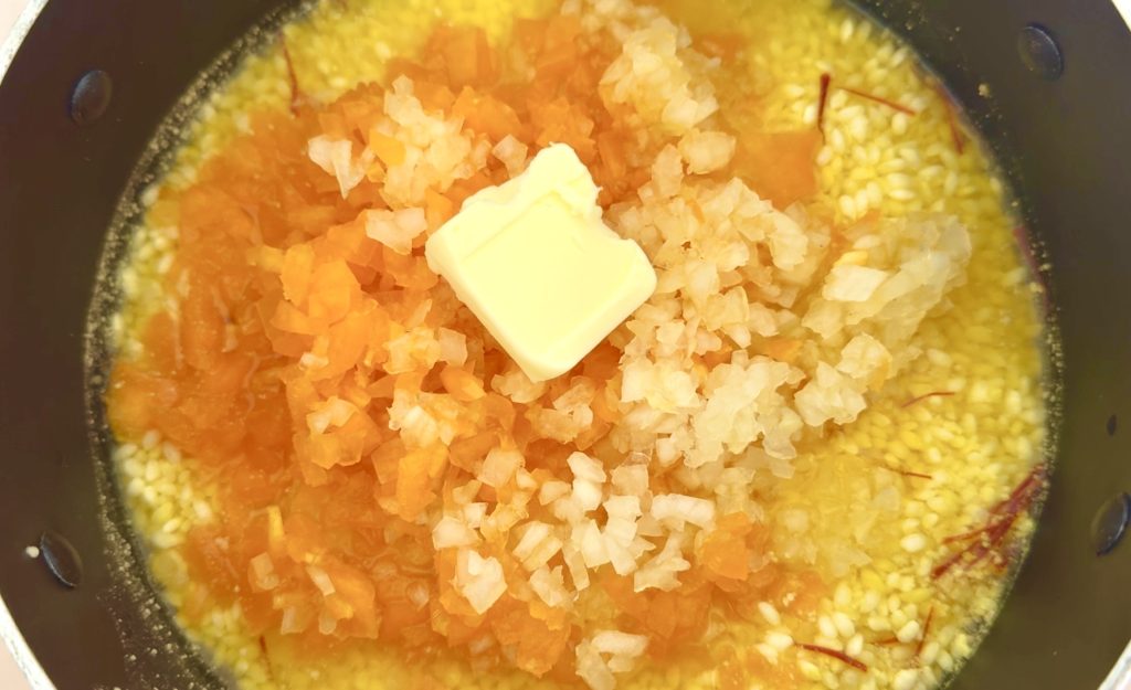 Easy Paella-Style Rice (One-Pot Recipe) How to make 3